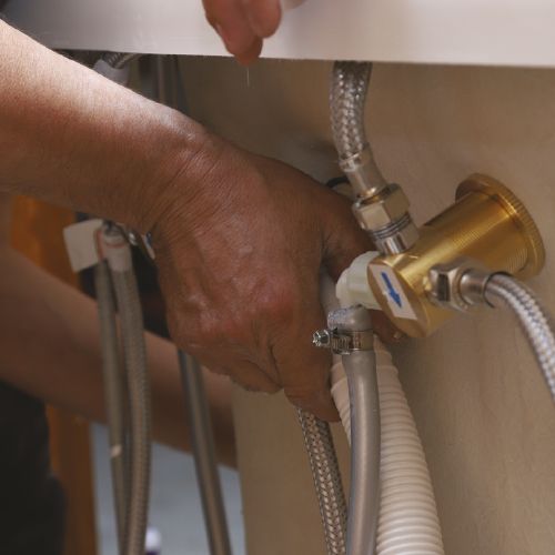 Nuovi impianti idraulici di carico e scarico acqua, preparazione massetto